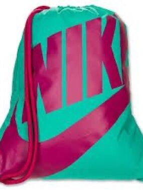 Nike Heritage Drawstring Bag in Teal and Magenta